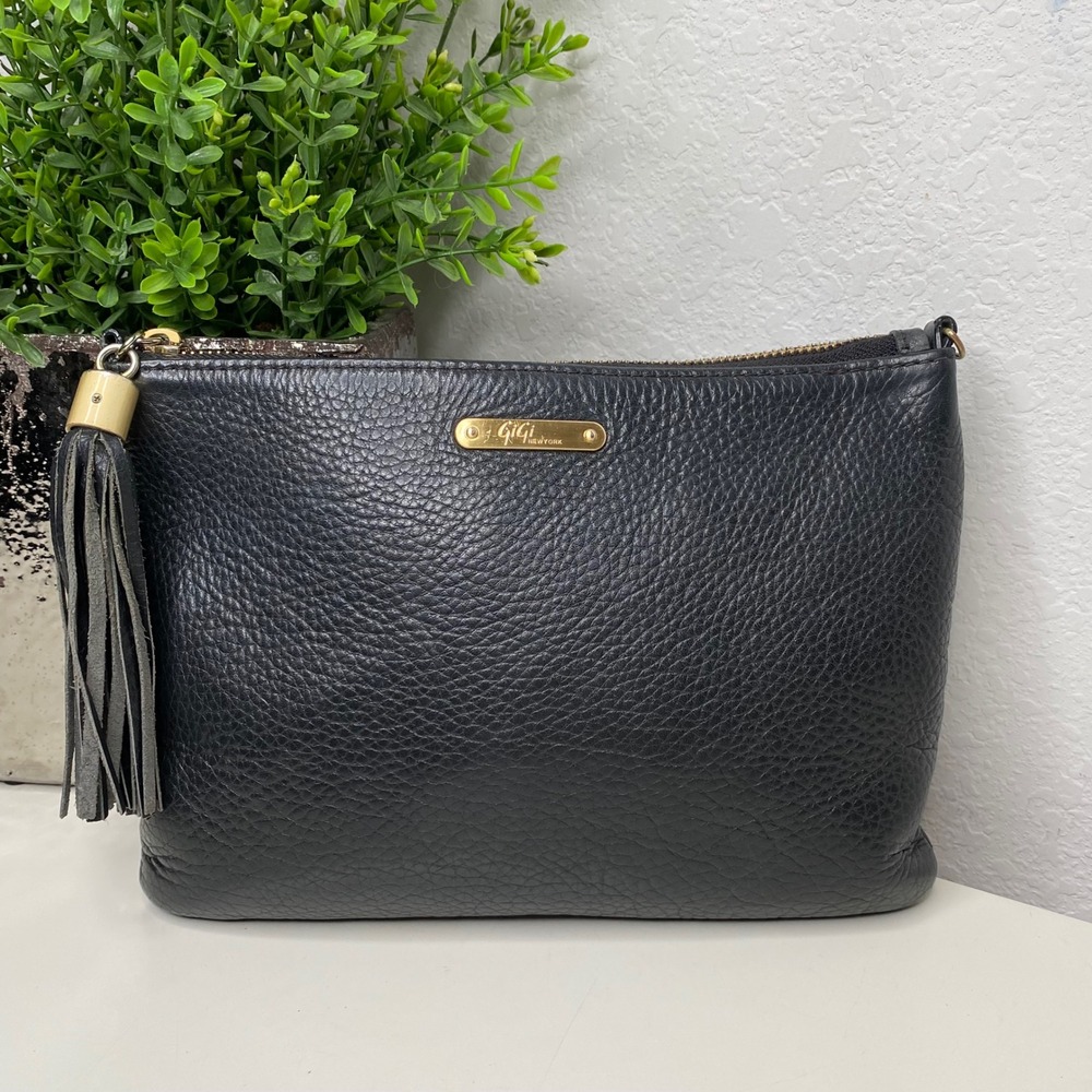 GiGi New York Black Pebbled Leather Crossbody Bag Gold Tassel Clutch Classc‎